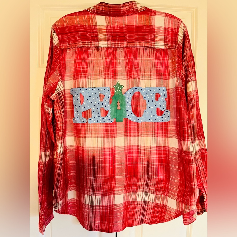 Size M Universal Thread Upcycled Lightweight Flan… - image 1